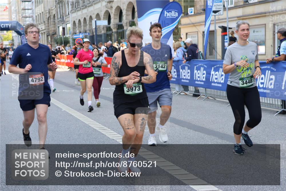 07.09.2025 - BARMER Alsterlauf Strokosch-Dieckow http://msf.ph/oto/8760521 07.09.2025 10:12:52 Ziel 2077, 2080, 2289, 2323, 2550, 2659, 2660, 3012, 3013, 3125, 3161, 3162, 3217, 3257, 3390, 3409, 3487, 3761, 3863, 4220, 4398, 4686, 4950, 5386, 5731, 5803, 5817, 5818, 5974, 5975, 6050, 8002, 8048 meine-sportfotos.de