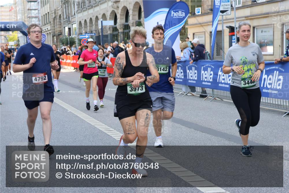 07.09.2025 - BARMER Alsterlauf Strokosch-Dieckow http://msf.ph/oto/8760548 07.09.2025 10:12:52 Ziel 2077, 2080, 2289, 2323, 2550, 2659, 2660, 3012, 3013, 3125, 3161, 3162, 3217, 3257, 3390, 3409, 3487, 3761, 3863, 4220, 4398, 4686, 4950, 5386, 5731, 5803, 5817, 5818, 5974, 5975, 6050, 8002, 8048 meine-sportfotos.de