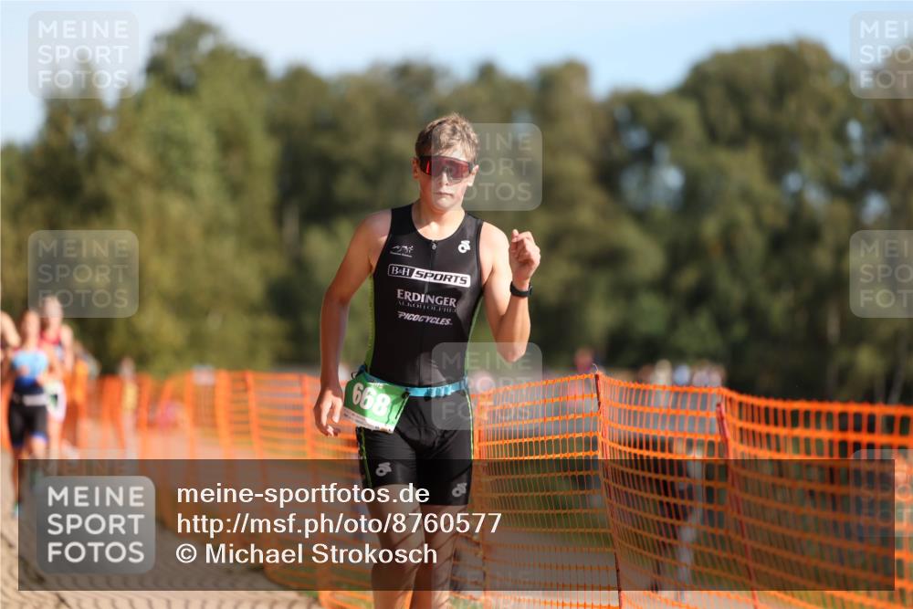 07.09.2025 - 19. Norderstedt Triathlon Michael Strokosch http://msf.ph/oto/8760577 07.09.2025 10:45:23 Laufen 57, 89, 104, 114, 668, 670 meine-sportfotos.de