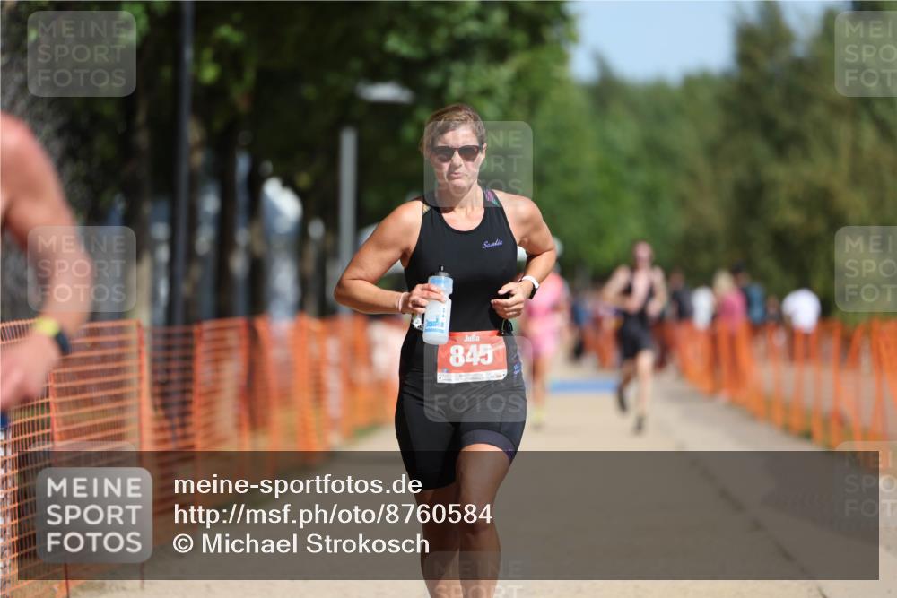 07.09.2025 - 19. Norderstedt Triathlon Michael Strokosch http://msf.ph/oto/8760584 07.09.2025 12:07:15 Laufen 821, 845 meine-sportfotos.de