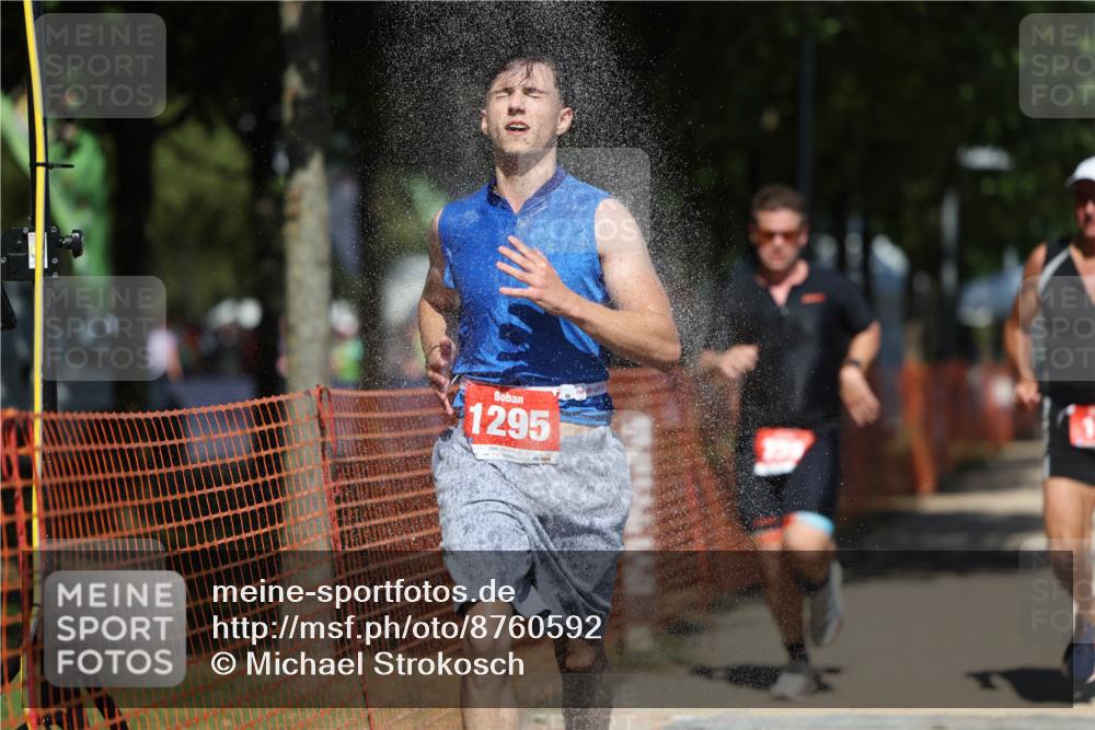 07.09.2025 - 19. Norderstedt Triathlon Michael Strokosch http://msf.ph/oto/8760592 07.09.2025 13:16:13 Laufen 159, 739, 1295 meine-sportfotos.de