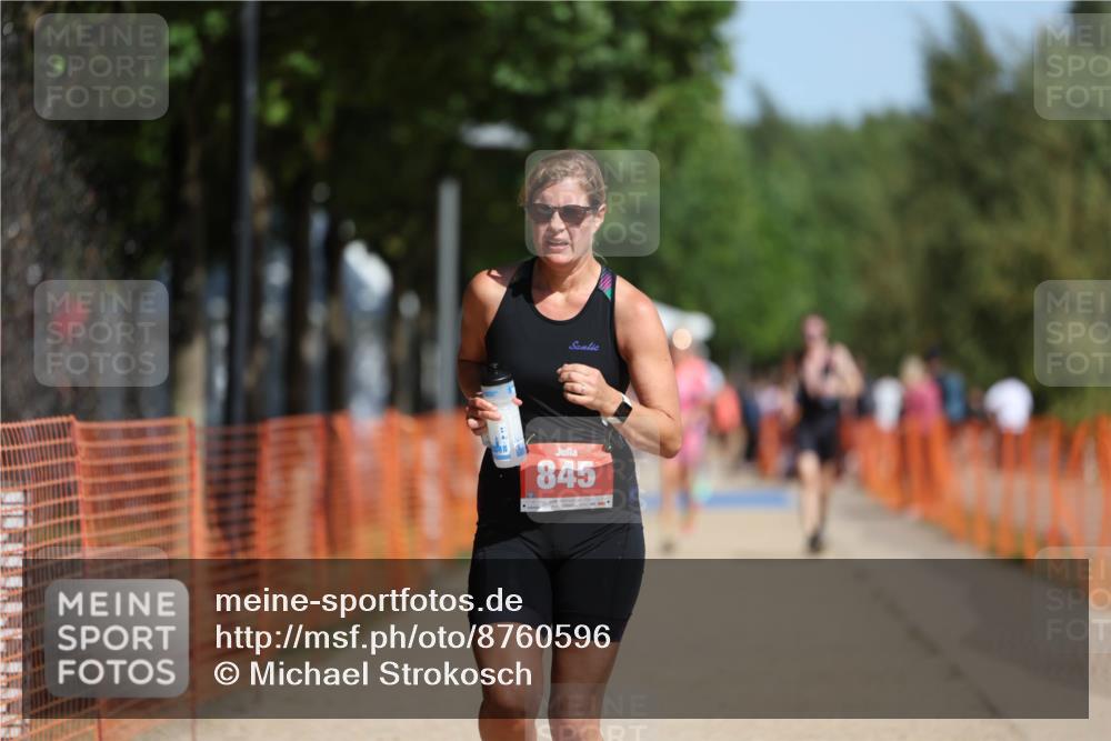 07.09.2025 - 19. Norderstedt Triathlon Michael Strokosch http://msf.ph/oto/8760596 07.09.2025 12:07:15 Laufen 821, 845 meine-sportfotos.de