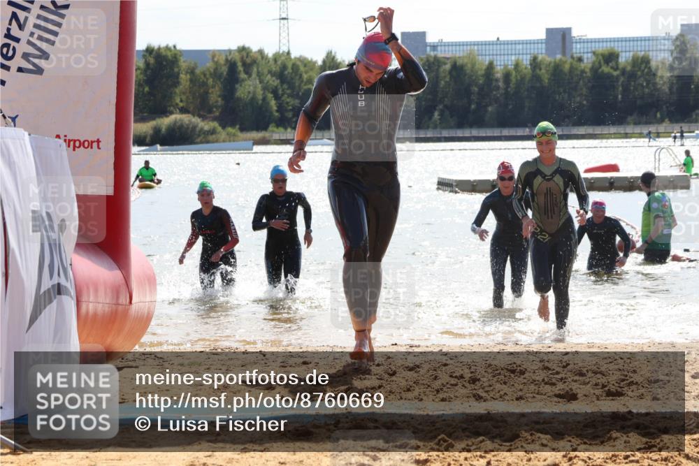 07.09.2025 - 19. Norderstedt Triathlon Luisa Fischer http://msf.ph/oto/8760669 07.09.2025 14:17:25 Schwimmen 440, 441, 447, 455, 473, 1491, 1496 meine-sportfotos.de