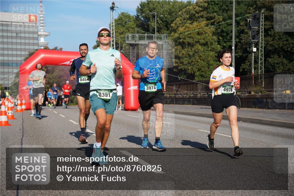 07.09.2025 - BARMER Alsterlauf Yannick Fuchs http://msf.ph/oto/8760825 07.09.2025 09:40:20 Laufen 5043, 8454, 8391, 3974, 4978 meine-sportfotos.de