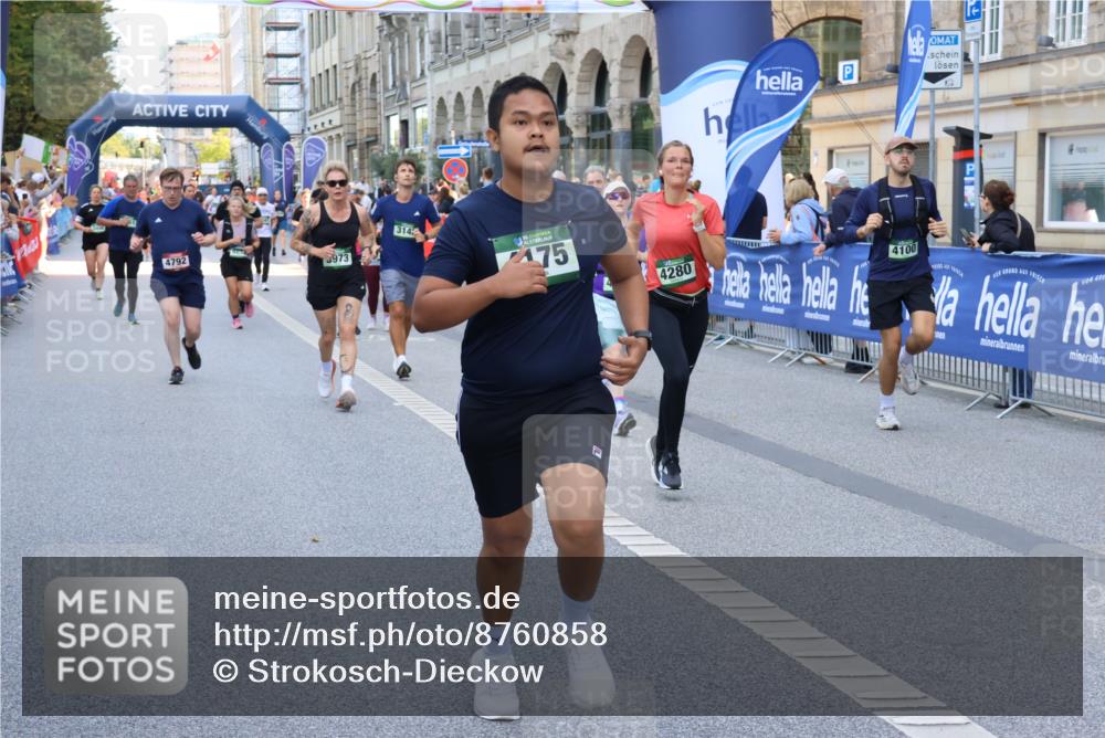 07.09.2025 - BARMER Alsterlauf Strokosch-Dieckow http://msf.ph/oto/8760858 07.09.2025 10:12:49 Ziel 2077, 2080, 2289, 2550, 2560, 2659, 2660, 3012, 3013, 3125, 3161, 3162, 3217, 3257, 3390, 3409, 3761, 4220, 4398, 4686, 4950, 5386, 5731, 5803, 5817, 5818, 5974, 5975, 6050, 8048 meine-sportfotos.de