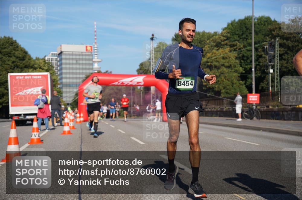 07.09.2025 - BARMER Alsterlauf Yannick Fuchs http://msf.ph/oto/8760902 07.09.2025 09:40:22 Laufen 8454 meine-sportfotos.de