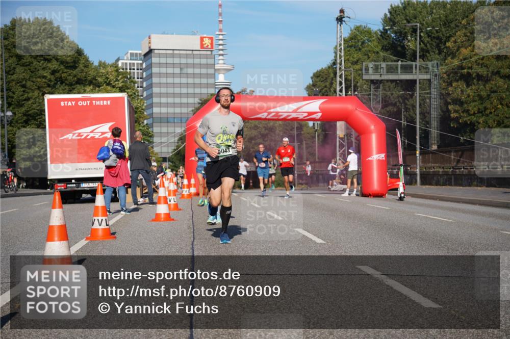 07.09.2025 - BARMER Alsterlauf Yannick Fuchs http://msf.ph/oto/8760909 07.09.2025 09:40:23 Laufen 5043 meine-sportfotos.de