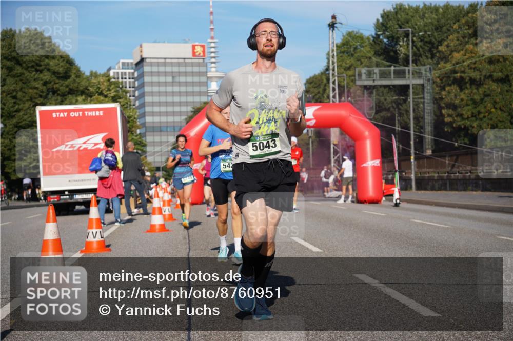 07.09.2025 - BARMER Alsterlauf Yannick Fuchs http://msf.ph/oto/8760951 07.09.2025 09:40:25 Laufen 3, 5745, 542, 5043, 19 meine-sportfotos.de