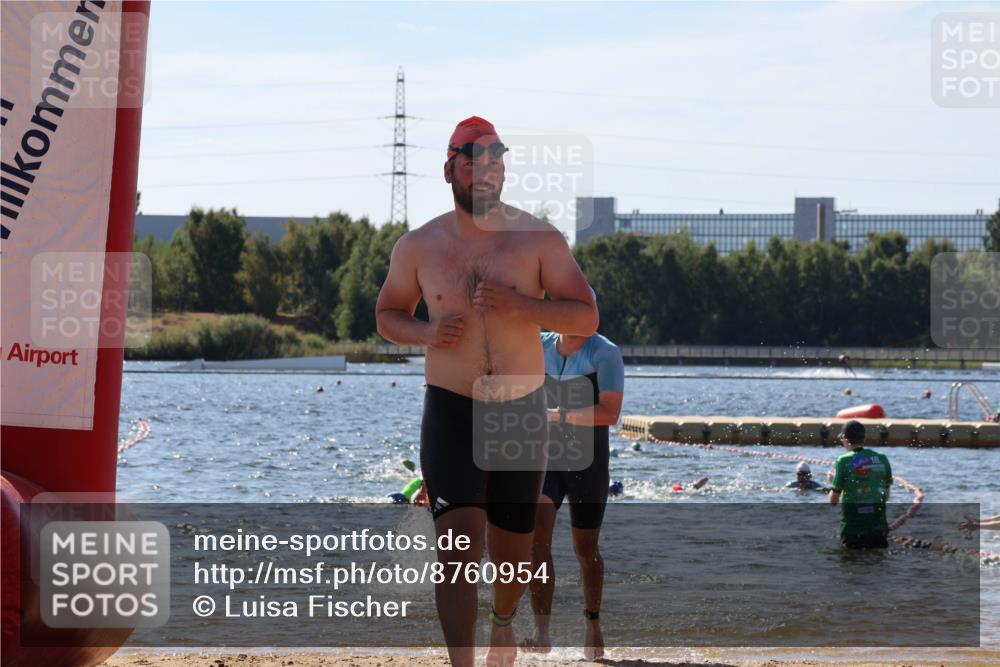 07.09.2025 - 19. Norderstedt Triathlon Luisa Fischer http://msf.ph/oto/8760954 07.09.2025 12:08:17 Schwimmen 157, 274, 309, 700, 786, 820, 1216, 1256 meine-sportfotos.de