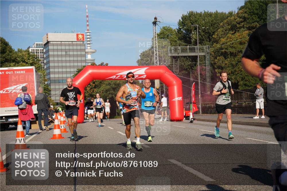 07.09.2025 - BARMER Alsterlauf Yannick Fuchs http://msf.ph/oto/8761089 07.09.2025 09:40:31 Laufen 4182, 131, 2121, 3650 meine-sportfotos.de
