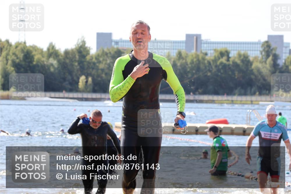 07.09.2025 - 19. Norderstedt Triathlon Luisa Fischer http://msf.ph/oto/8761143 07.09.2025 12:08:36 Schwimmen 141, 249, 301, 1297 meine-sportfotos.de