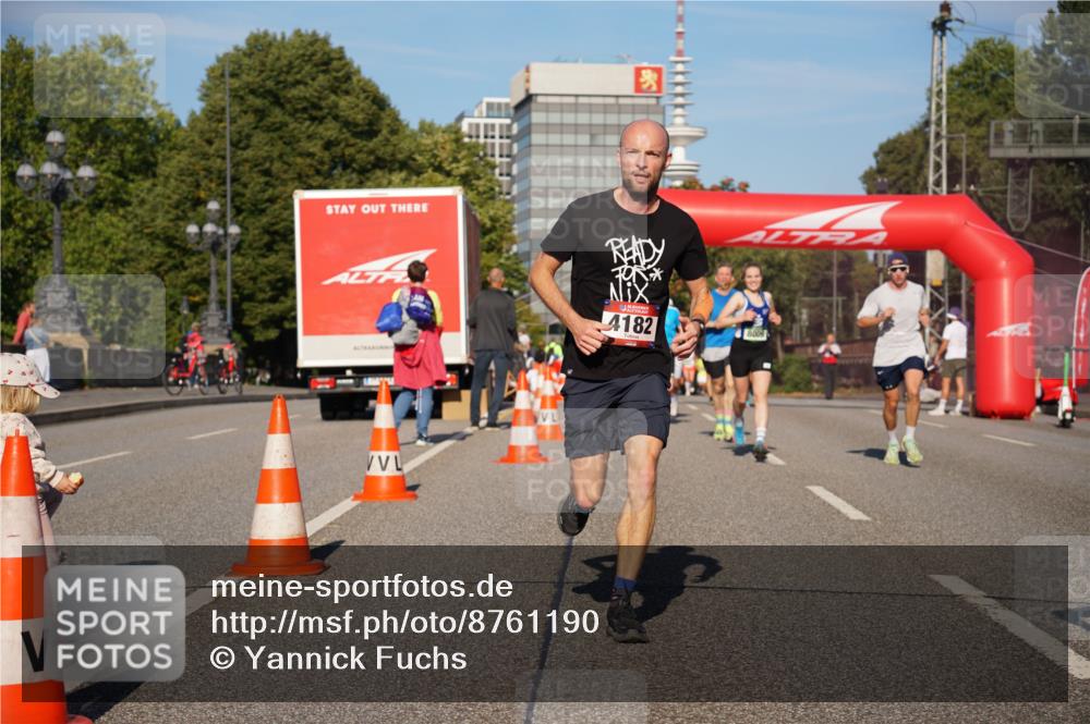 07.09.2025 - BARMER Alsterlauf Yannick Fuchs http://msf.ph/oto/8761190 07.09.2025 09:40:34 Laufen 4182, 8009 meine-sportfotos.de