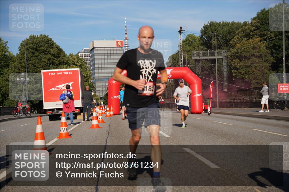 07.09.2025 - BARMER Alsterlauf Yannick Fuchs http://msf.ph/oto/8761234 07.09.2025 09:40:34 Laufen 182 meine-sportfotos.de