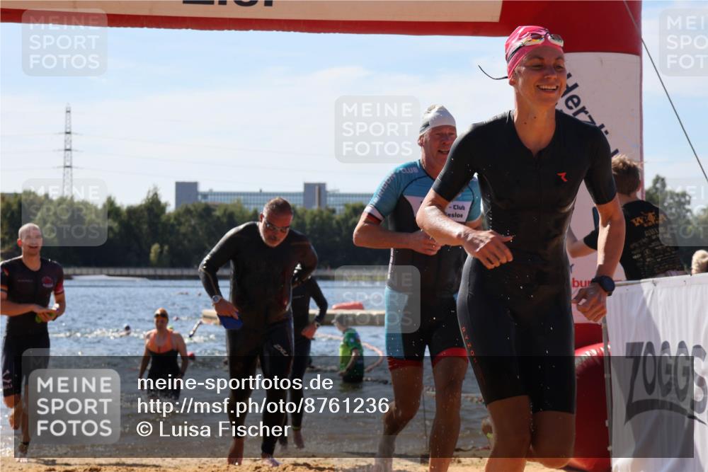 07.09.2025 - 19. Norderstedt Triathlon Luisa Fischer http://msf.ph/oto/8761236 07.09.2025 12:08:43 Schwimmen 141, 220, 249, 301, 755, 825, 1293, 1297 meine-sportfotos.de