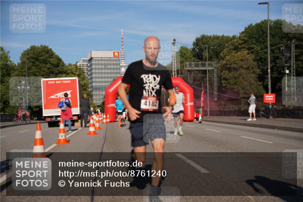 07.09.2025 - BARMER Alsterlauf Yannick Fuchs http://msf.ph/oto/8761240 07.09.2025 09:40:34 Laufen 4182 meine-sportfotos.de