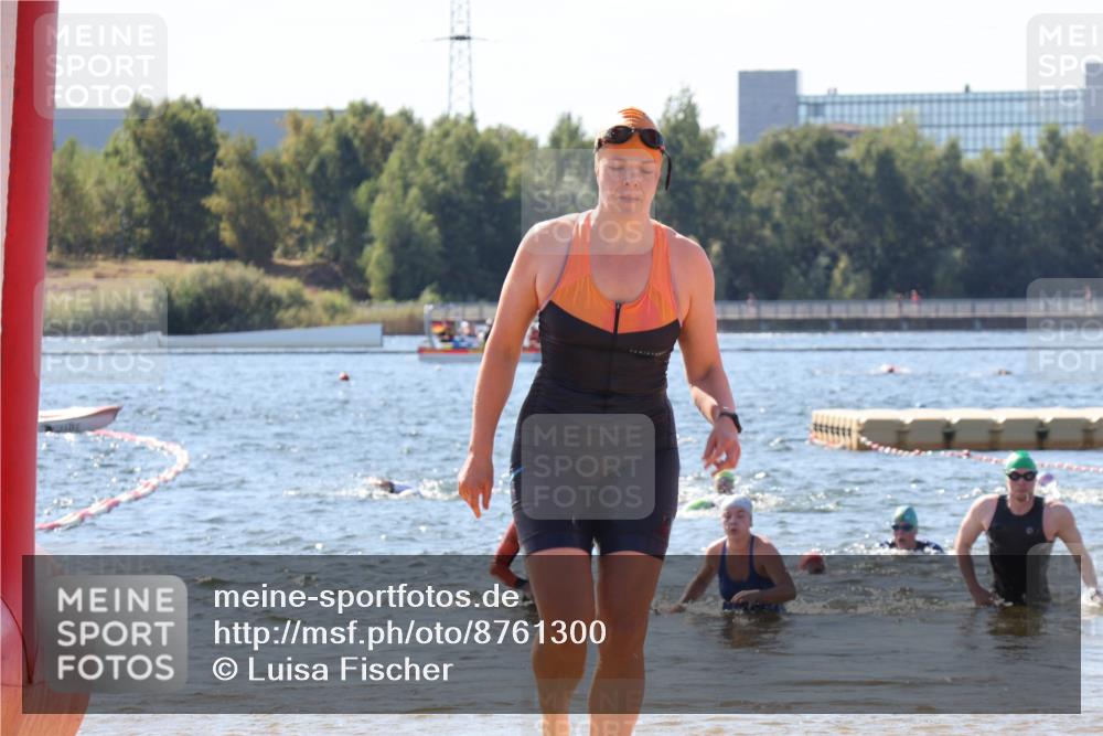 07.09.2025 - 19. Norderstedt Triathlon Luisa Fischer http://msf.ph/oto/8761300 07.09.2025 12:08:48 Schwimmen 220, 249, 301, 755, 825, 1293, 1297 meine-sportfotos.de