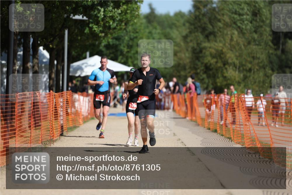 07.09.2025 - 19. Norderstedt Triathlon Michael Strokosch http://msf.ph/oto/8761305 07.09.2025 12:07:56 Laufen 734, 1223, 1257, 1288 meine-sportfotos.de