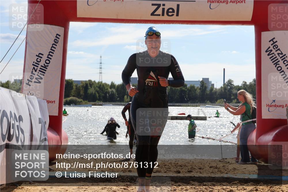 07.09.2025 - 19. Norderstedt Triathlon Luisa Fischer http://msf.ph/oto/8761312 07.09.2025 14:19:43 Schwimmen 445, 1504 meine-sportfotos.de