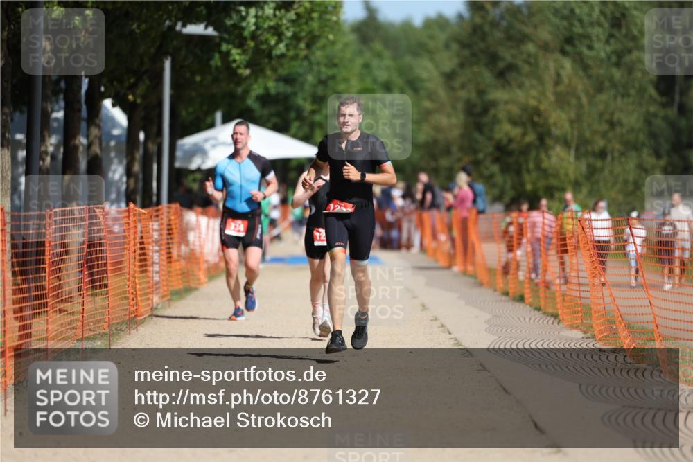 07.09.2025 - 19. Norderstedt Triathlon Michael Strokosch http://msf.ph/oto/8761327 07.09.2025 12:07:57 Laufen 734, 1223, 1257, 1288 meine-sportfotos.de