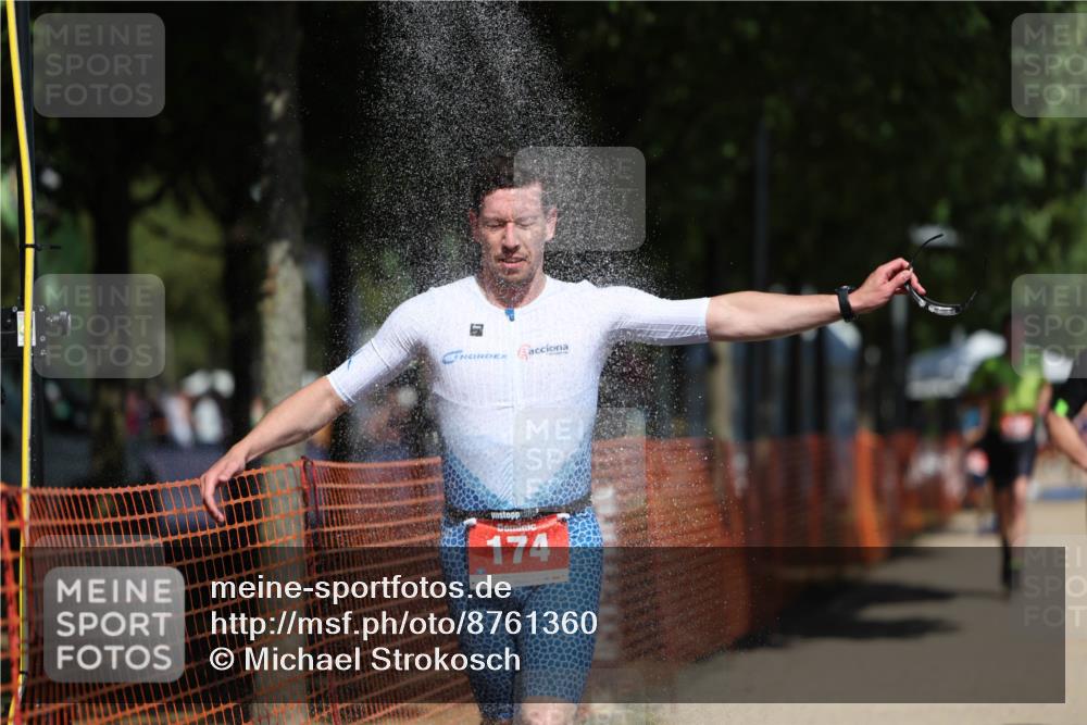 07.09.2025 - 19. Norderstedt Triathlon Michael Strokosch http://msf.ph/oto/8761360 07.09.2025 12:55:43 Laufen 174, 247, 811, 1283, 1384 meine-sportfotos.de
