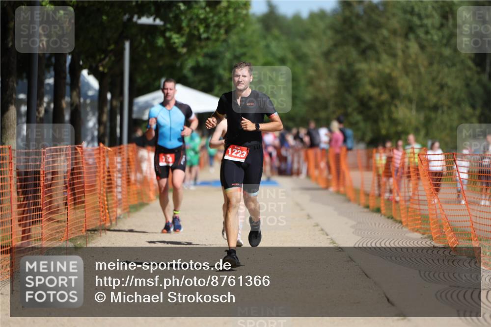07.09.2025 - 19. Norderstedt Triathlon Michael Strokosch http://msf.ph/oto/8761366 07.09.2025 12:07:58 Laufen 734, 1223, 1257, 1288 meine-sportfotos.de