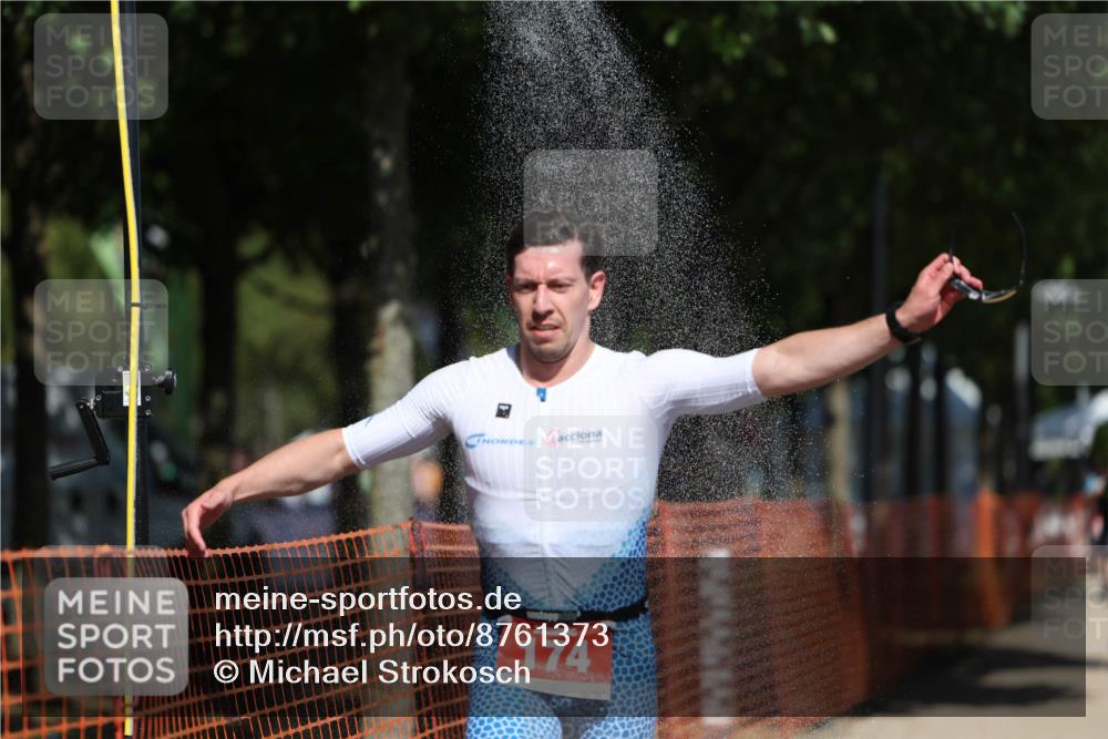 07.09.2025 - 19. Norderstedt Triathlon Michael Strokosch http://msf.ph/oto/8761373 07.09.2025 12:55:43 Laufen 174, 247, 811, 1283, 1384 meine-sportfotos.de