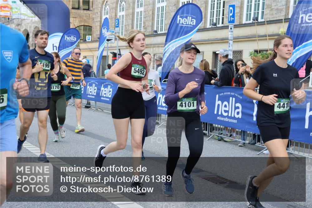 07.09.2025 - BARMER Alsterlauf Strokosch-Dieckow http://msf.ph/oto/8761389 07.09.2025 10:12:41 Ziel 2007, 2049, 2077, 2289, 2560, 2659, 2660, 2707, 3012, 3013, 3125, 3182, 3353, 3580, 3640, 4397, 4462, 4571, 4572, 4577, 4686, 4789, 4950, 5386, 5974, 5975, 6050, 8058, 8060 meine-sportfotos.de