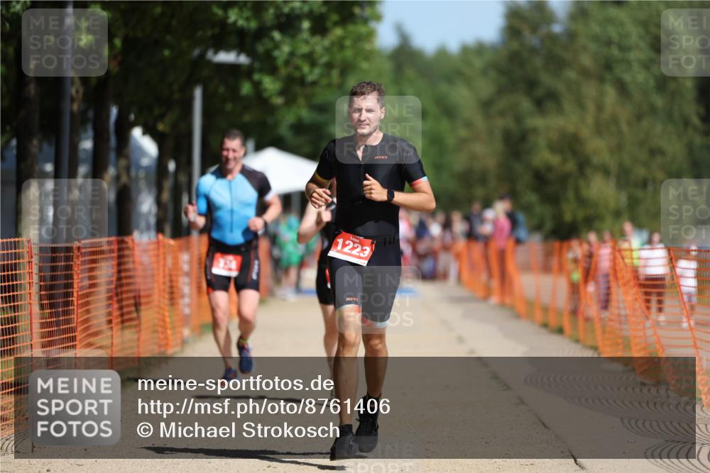07.09.2025 - 19. Norderstedt Triathlon Michael Strokosch http://msf.ph/oto/8761406 07.09.2025 12:07:59 Laufen 734, 1223, 1288 meine-sportfotos.de