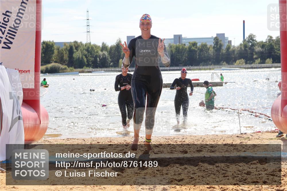 07.09.2025 - 19. Norderstedt Triathlon Luisa Fischer http://msf.ph/oto/8761489 07.09.2025 14:21:02 Schwimmen 439, 1453, 1470 meine-sportfotos.de