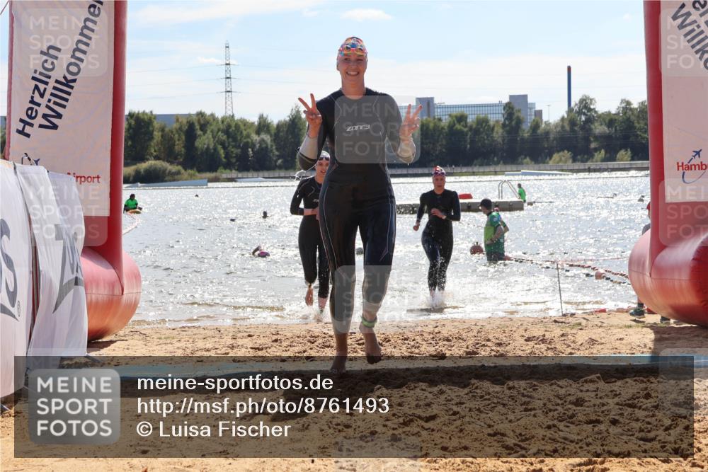 07.09.2025 - 19. Norderstedt Triathlon Luisa Fischer http://msf.ph/oto/8761493 07.09.2025 14:21:03 Schwimmen 439, 1453, 1470 meine-sportfotos.de
