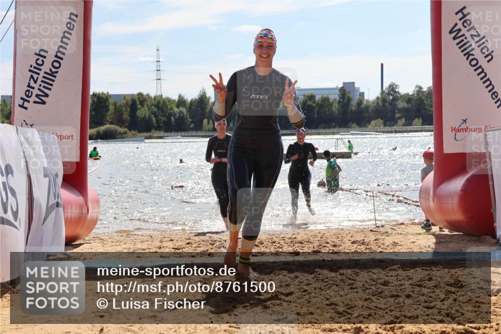 07.09.2025 - 19. Norderstedt Triathlon Luisa Fischer http://msf.ph/oto/8761500 07.09.2025 14:21:03 Schwimmen 439, 1453, 1470 meine-sportfotos.de