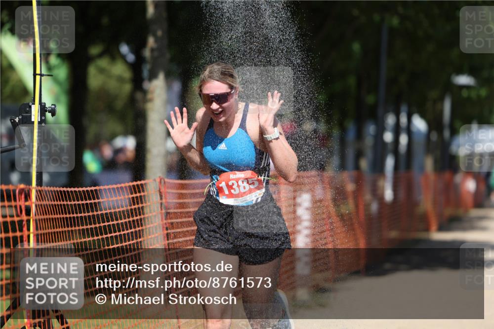 07.09.2025 - 19. Norderstedt Triathlon Michael Strokosch http://msf.ph/oto/8761573 07.09.2025 13:17:16 Laufen 330, 344, 347, 1385 meine-sportfotos.de