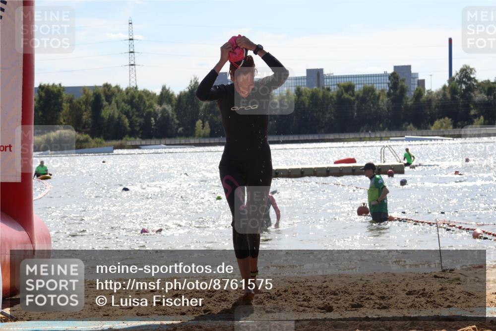 07.09.2025 - 19. Norderstedt Triathlon Luisa Fischer http://msf.ph/oto/8761575 07.09.2025 14:21:10 Schwimmen 439, 467, 1453, 1470 meine-sportfotos.de