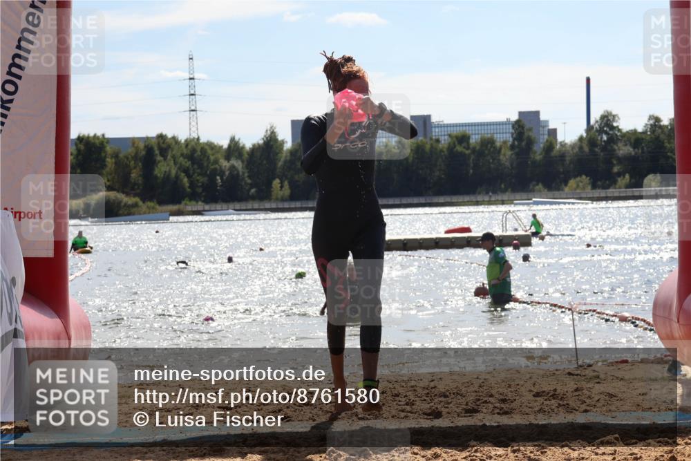 07.09.2025 - 19. Norderstedt Triathlon Luisa Fischer http://msf.ph/oto/8761580 07.09.2025 14:21:10 Schwimmen 439, 467, 1453, 1470 meine-sportfotos.de