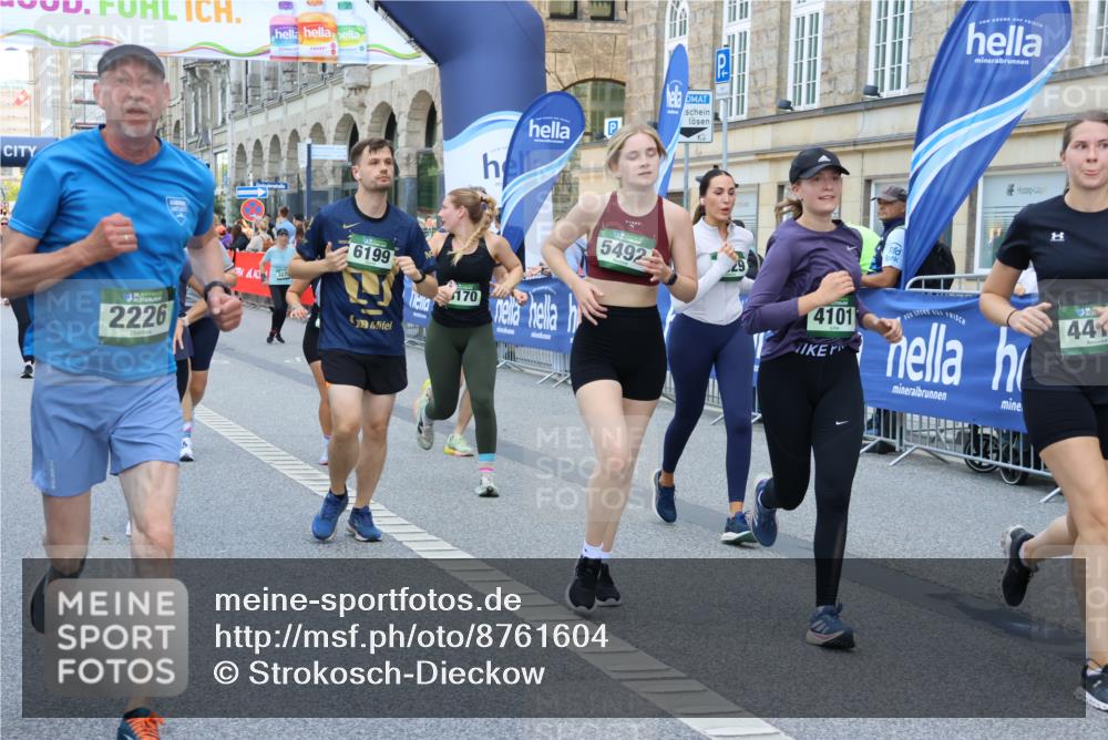 07.09.2025 - BARMER Alsterlauf Strokosch-Dieckow http://msf.ph/oto/8761604 07.09.2025 10:12:40 Ziel 2007, 2049, 2077, 2289, 2560, 2707, 3012, 3013, 3125, 3182, 3353, 3580, 3640, 4397, 4462, 4571, 4572, 4577, 4686, 4789, 4950, 5386, 5974, 5975, 6050, 8058, 8060 meine-sportfotos.de