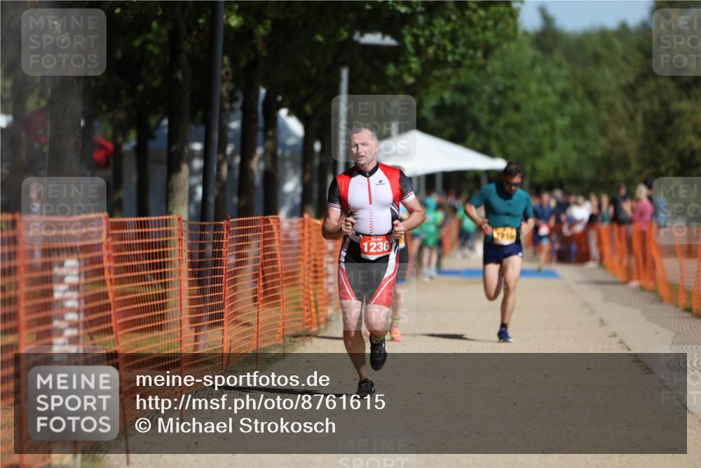 07.09.2025 - 19. Norderstedt Triathlon Michael Strokosch http://msf.ph/oto/8761615 07.09.2025 12:08:16 Laufen 1167, 1210, 1236 meine-sportfotos.de