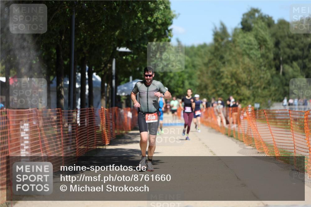 07.09.2025 - 19. Norderstedt Triathlon Michael Strokosch http://msf.ph/oto/8761660 07.09.2025 13:17:23 Laufen 288, 330 meine-sportfotos.de