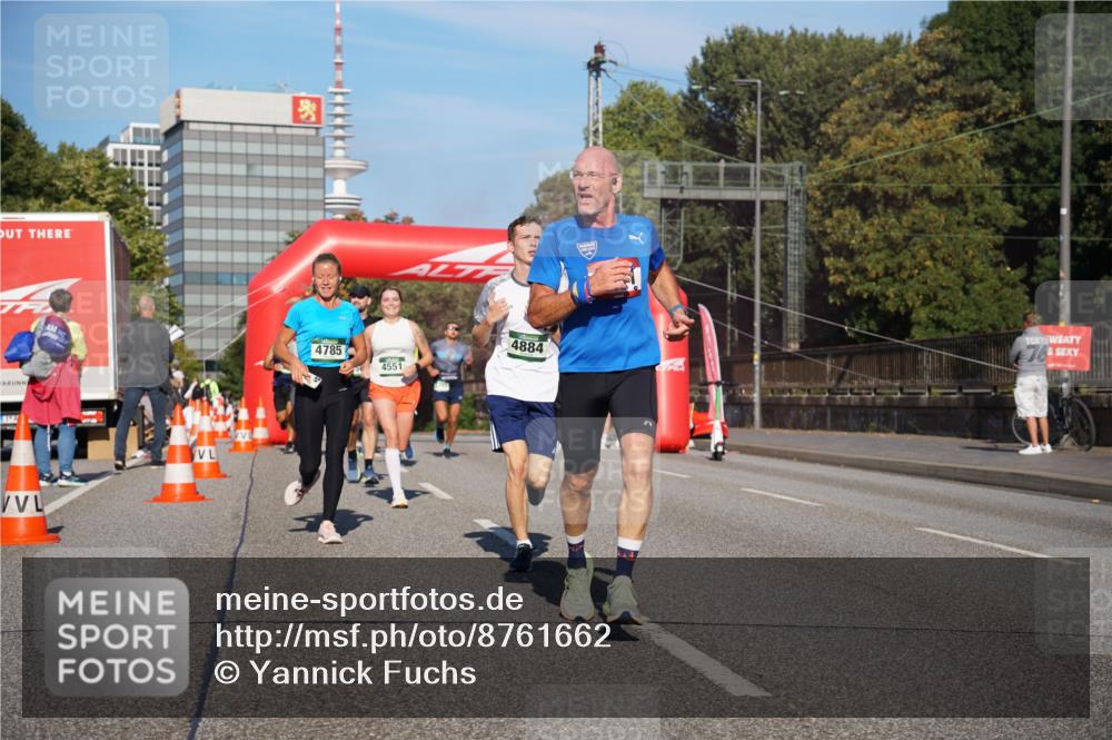 07.09.2025 - BARMER Alsterlauf Yannick Fuchs http://msf.ph/oto/8761662 07.09.2025 09:40:48 Laufen 4785, 4551, 4884, 76 meine-sportfotos.de