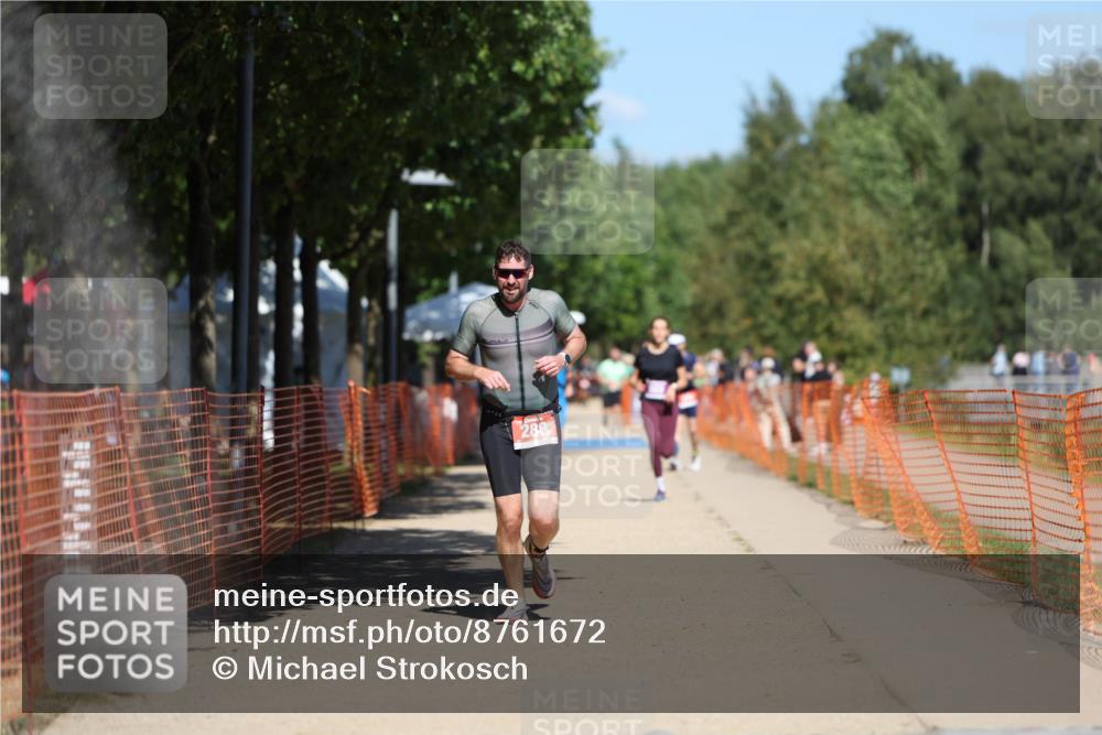 07.09.2025 - 19. Norderstedt Triathlon Michael Strokosch http://msf.ph/oto/8761672 07.09.2025 13:17:24 Laufen 288, 323, 330 meine-sportfotos.de
