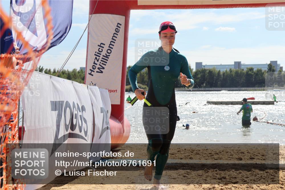 07.09.2025 - 19. Norderstedt Triathlon Luisa Fischer http://msf.ph/oto/8761691 07.09.2025 14:21:44 Schwimmen 365, 430 meine-sportfotos.de