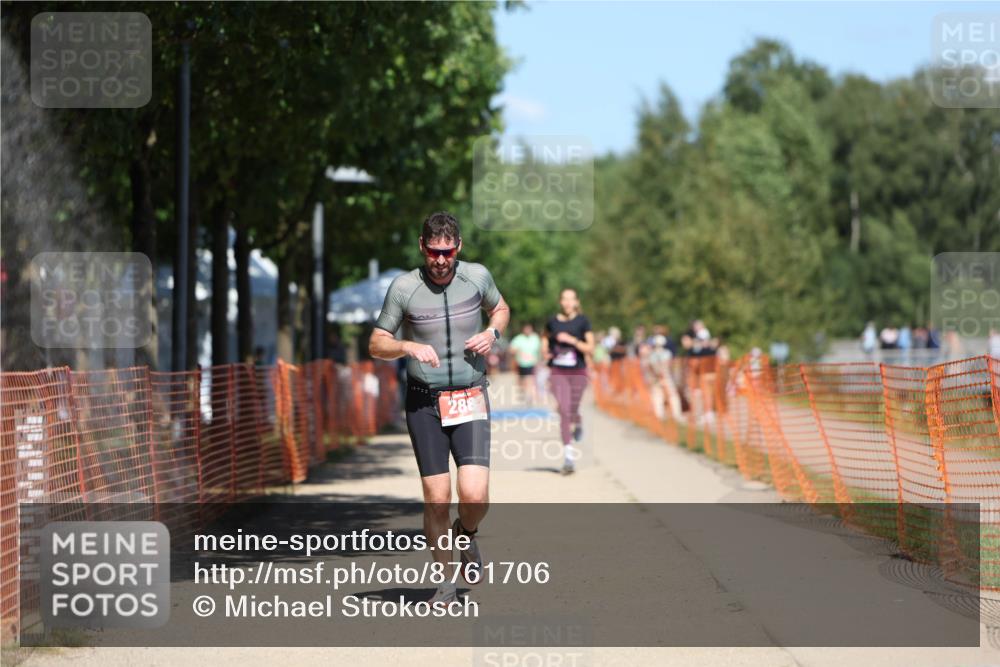 07.09.2025 - 19. Norderstedt Triathlon Michael Strokosch http://msf.ph/oto/8761706 07.09.2025 13:17:24 Laufen 288, 323, 330 meine-sportfotos.de