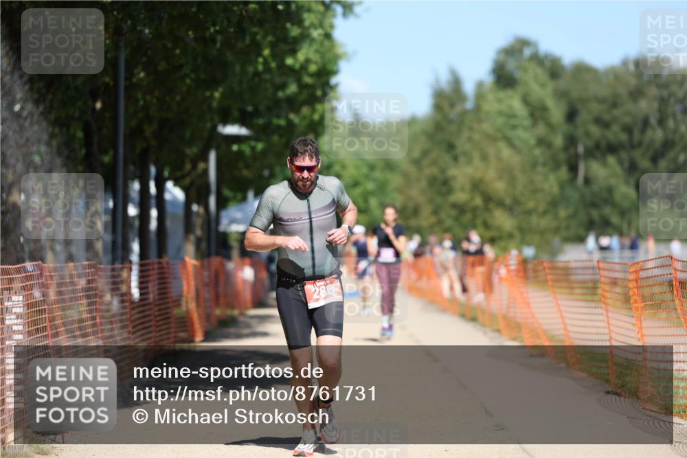 07.09.2025 - 19. Norderstedt Triathlon Michael Strokosch http://msf.ph/oto/8761731 07.09.2025 13:17:25 Laufen 288, 323, 330 meine-sportfotos.de