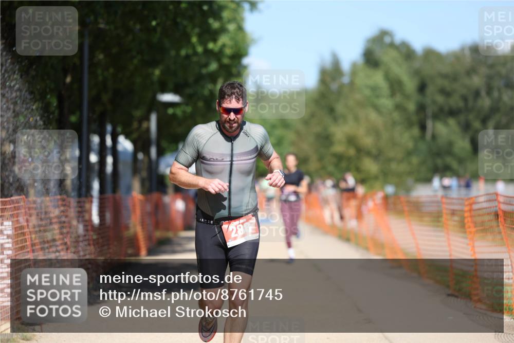 07.09.2025 - 19. Norderstedt Triathlon Michael Strokosch http://msf.ph/oto/8761745 07.09.2025 13:17:26 Laufen 288, 323, 330 meine-sportfotos.de