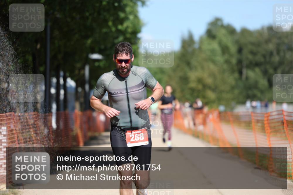 07.09.2025 - 19. Norderstedt Triathlon Michael Strokosch http://msf.ph/oto/8761754 07.09.2025 13:17:26 Laufen 288, 323, 330 meine-sportfotos.de