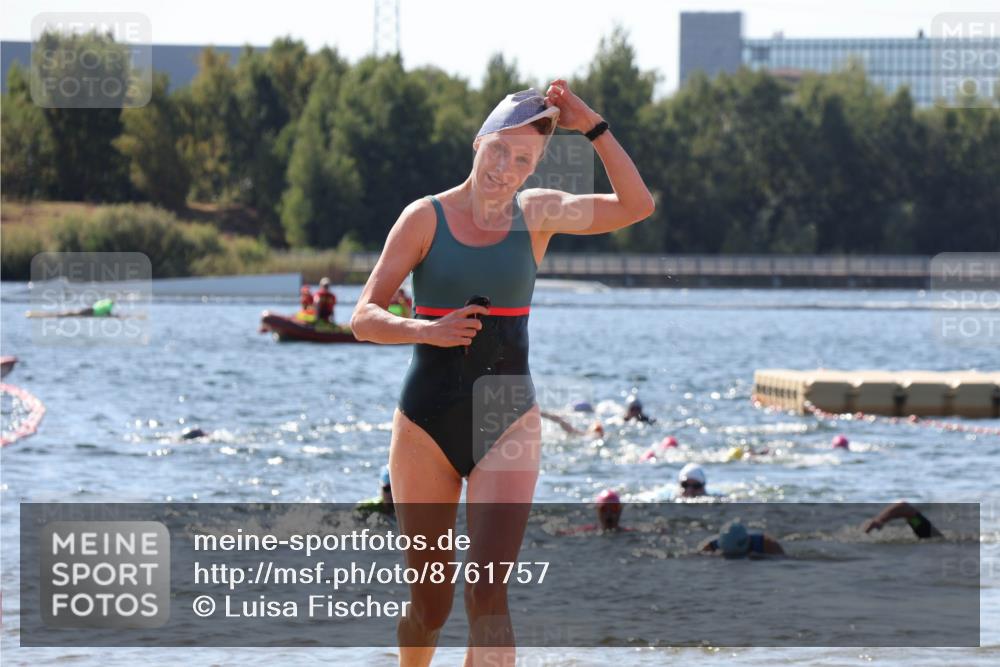 07.09.2025 - 19. Norderstedt Triathlon Luisa Fischer http://msf.ph/oto/8761757 07.09.2025 12:10:04 Schwimmen 194 meine-sportfotos.de