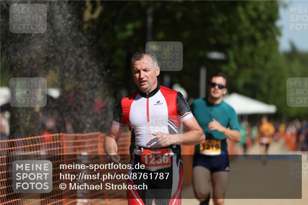 07.09.2025 - 19. Norderstedt Triathlon Michael Strokosch http://msf.ph/oto/8761787 07.09.2025 12:08:19 Laufen 1167, 1210, 1236 meine-sportfotos.de