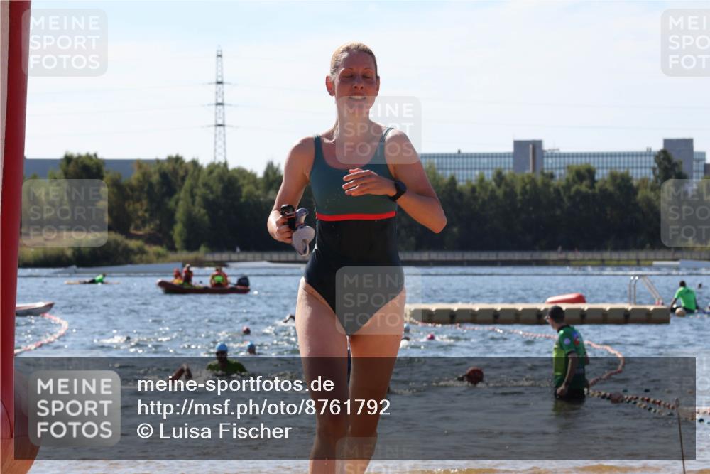 07.09.2025 - 19. Norderstedt Triathlon Luisa Fischer http://msf.ph/oto/8761792 07.09.2025 12:10:06 Schwimmen 194 meine-sportfotos.de