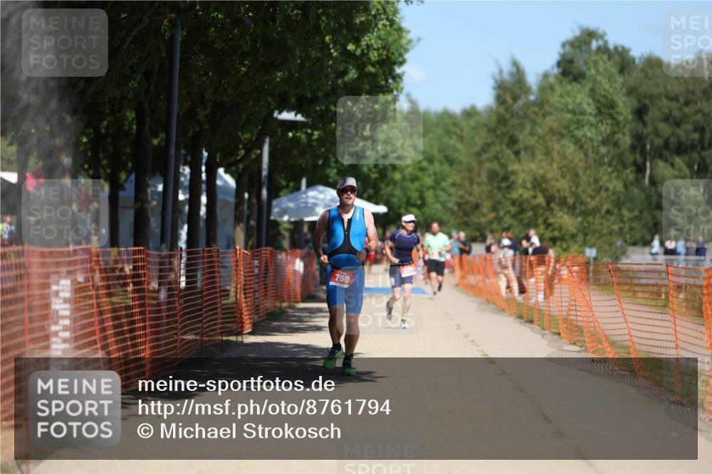 07.09.2025 - 19. Norderstedt Triathlon Michael Strokosch http://msf.ph/oto/8761794 07.09.2025 13:17:33 Laufen 323, 750 meine-sportfotos.de
