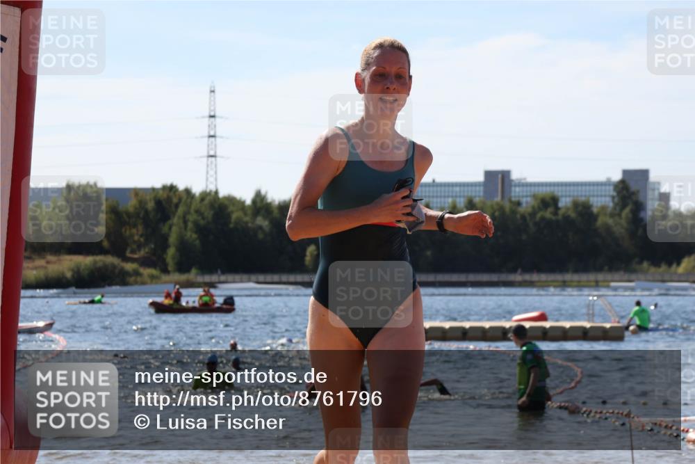 07.09.2025 - 19. Norderstedt Triathlon Luisa Fischer http://msf.ph/oto/8761796 07.09.2025 12:10:06 Schwimmen 194 meine-sportfotos.de