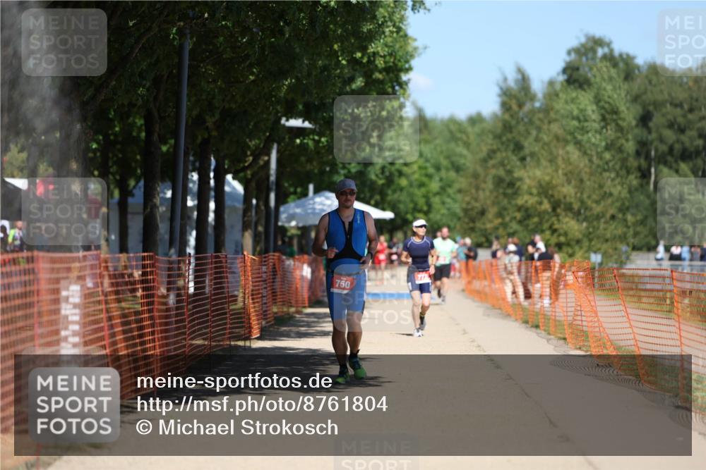 07.09.2025 - 19. Norderstedt Triathlon Michael Strokosch http://msf.ph/oto/8761804 07.09.2025 13:17:33 Laufen 323, 750 meine-sportfotos.de